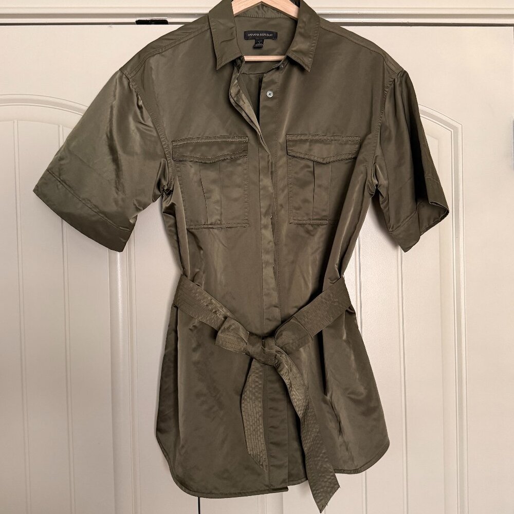 Banana Republic Factory military green tie shirt, Size Petite L